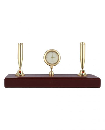 Elegant fountain pen holder with clock.