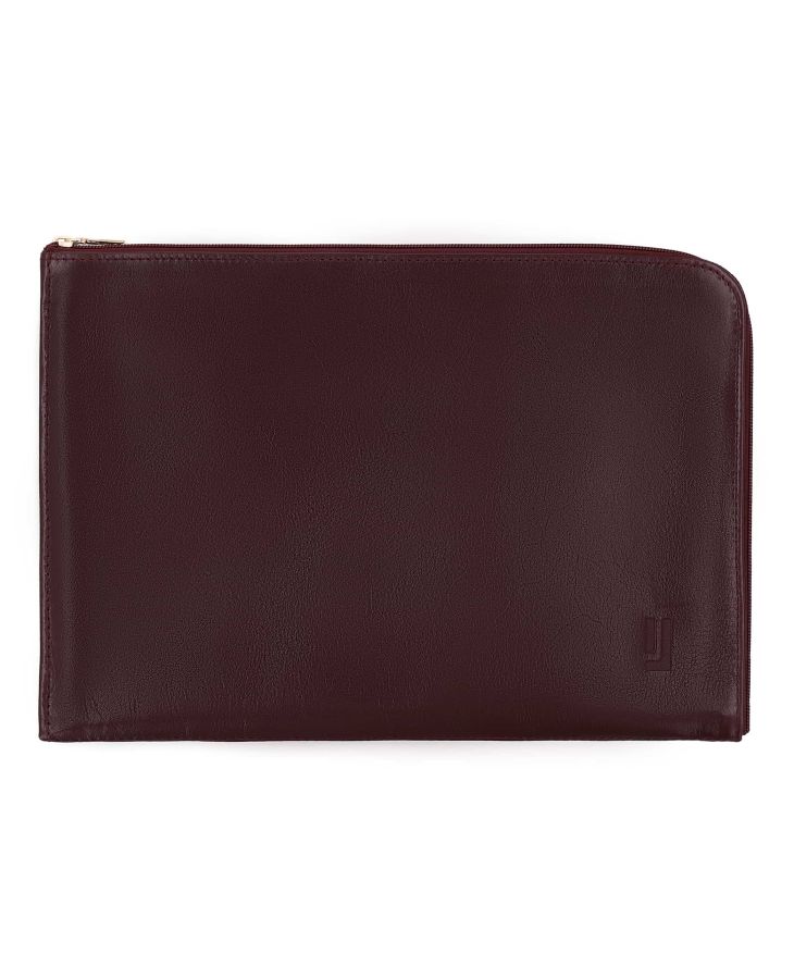 Stylish leather sleeve for slim 14-inch laptops.