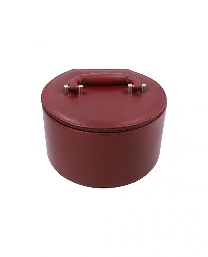 Rounded hat box with zipper.